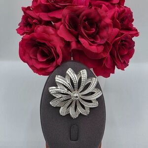 Monet Silver Tone Flower Brooch Pin Vintage Designer Jewelry Medium Estate